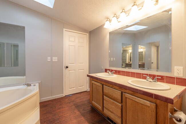 Building Photo - 20945 Via Duran Point