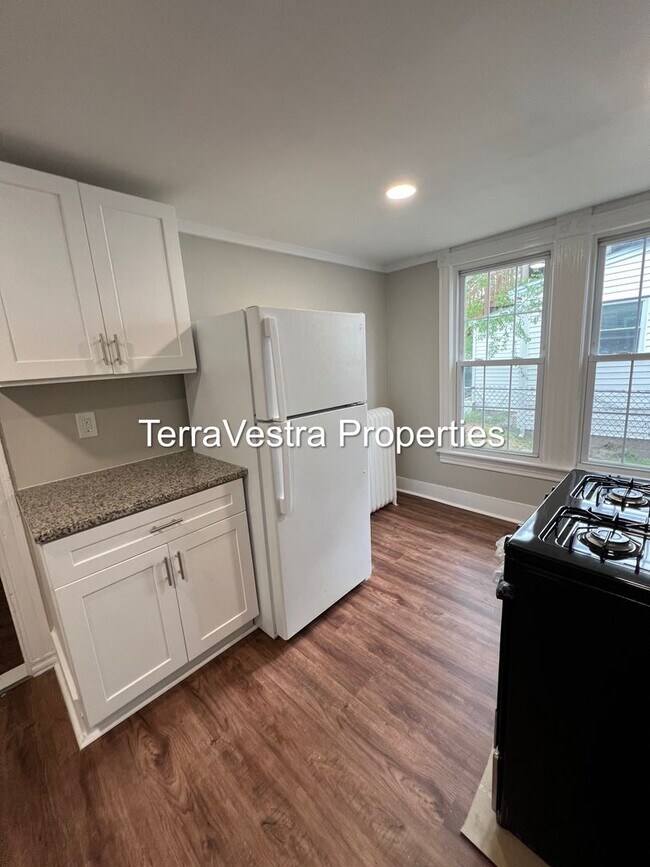 Building Photo - 4 Bed in Millville! Eligible for $500 Security Deposit.