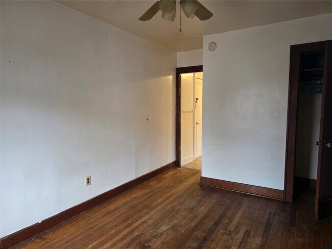 Building Photo - 311 Oak Hill Ave