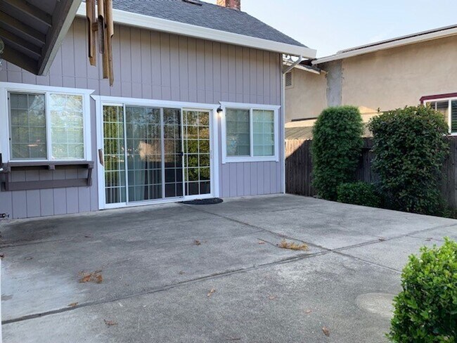 Building Photo - Lovely 3-Bedroom Home on a Cul-De-Sac in Fair Oaks