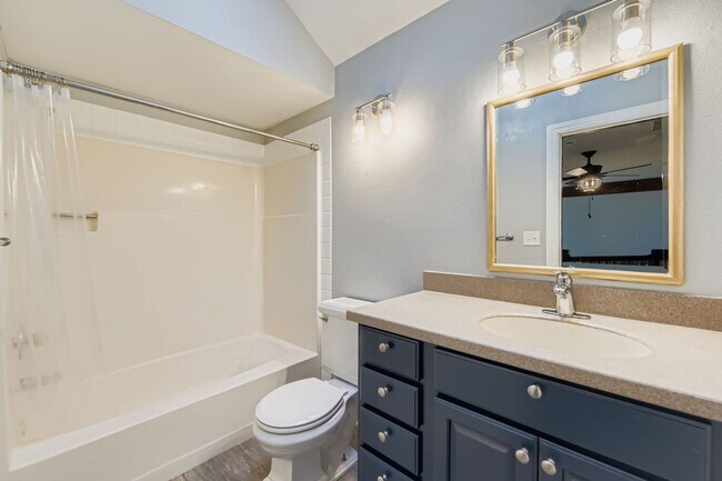 Building Photo - 3BR/3BA Beaverton Home — Central A/C, Vaulted Ceilings, Fenced Yard & 2-Car Garage | No HOA