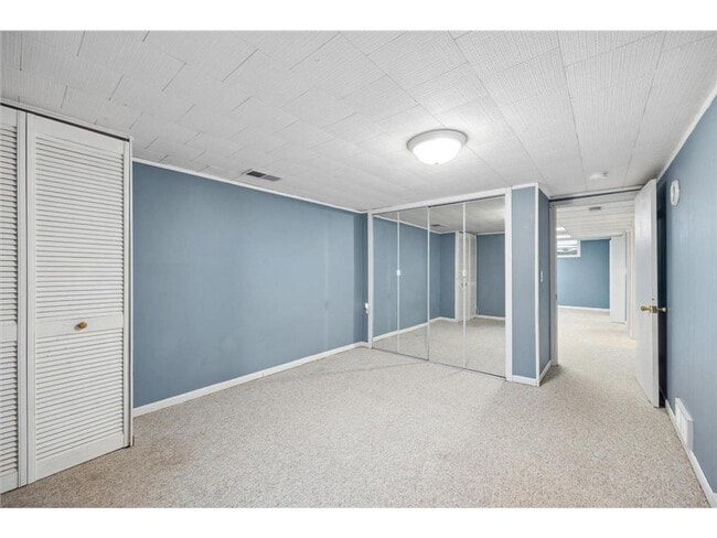 Building Photo - 4 Bed - 2 Bath Brooklyn Park Home with Lar...