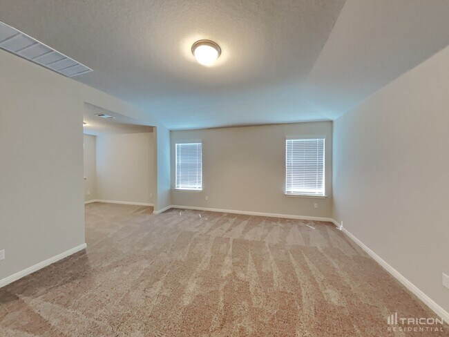 Building Photo - 13551 Paxton Blvd