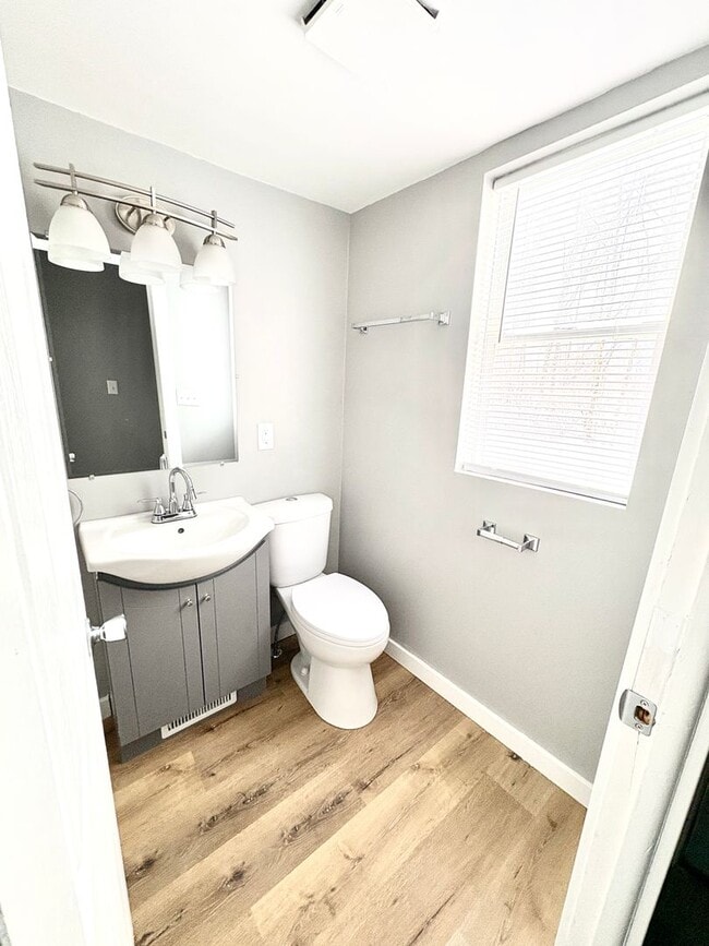 Building Photo - 194 Lindsey Ave