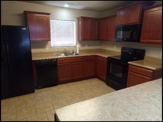 Building Photo - 316 Saunders Dr