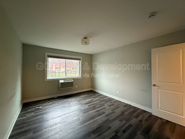 Building Photo - 800 Graceland Ave