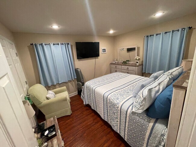 Building Photo - Furnished House at Lake Barkley