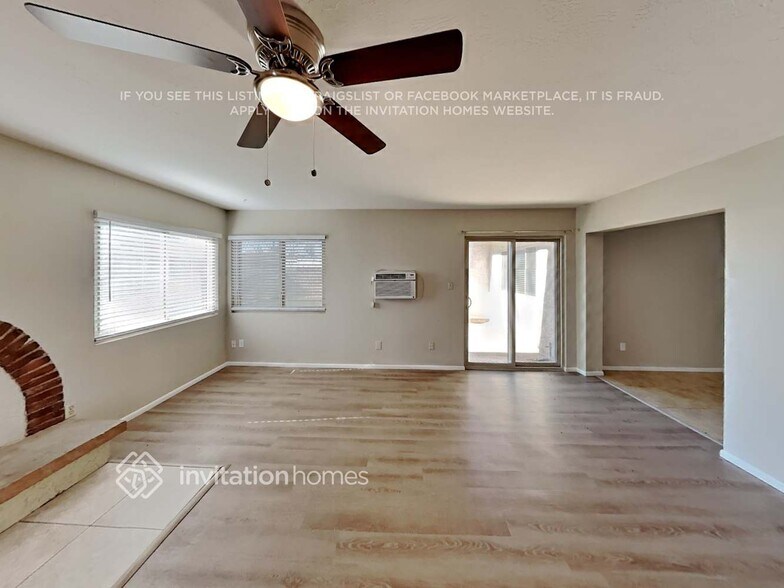 Building Photo - 10413 W Calle Del Oro