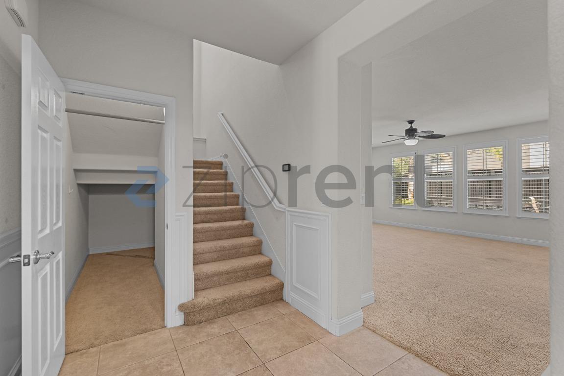 Building Photo - Unit