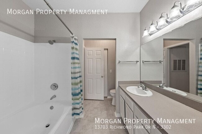 Building Photo - 13703 Richmond Park Dr N