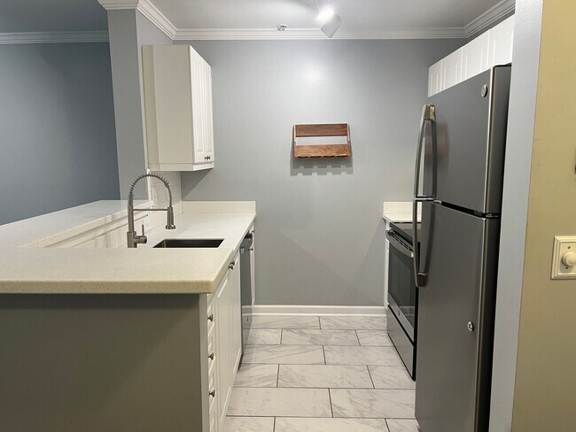 Building Photo - Beautifully Updated Brighton Bay Villa