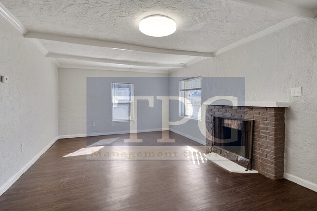 Building Photo - 6609 Richmond Ave