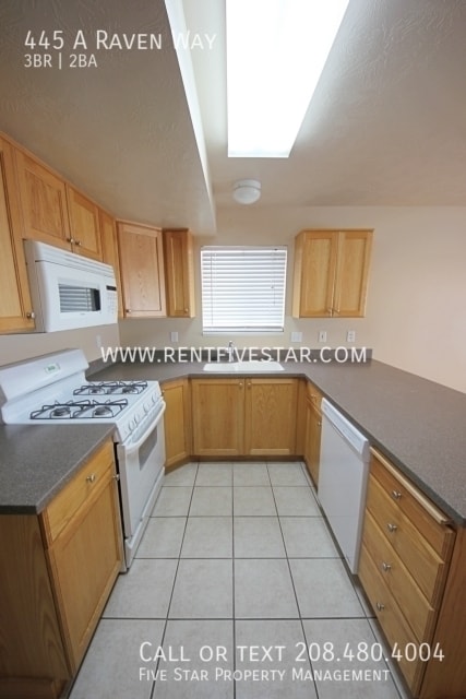 Building Photo - 445 A Raven Way