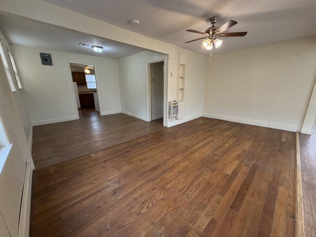 Building Photo - 900 S Mill St