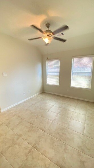 Building Photo - 5002 Naples Grove Ln
