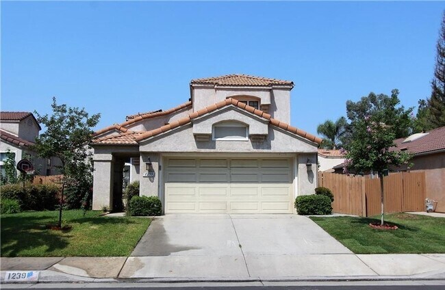 Primary Photo - Gorgeous & Open Floor Plan House 4.Bed+3.B...