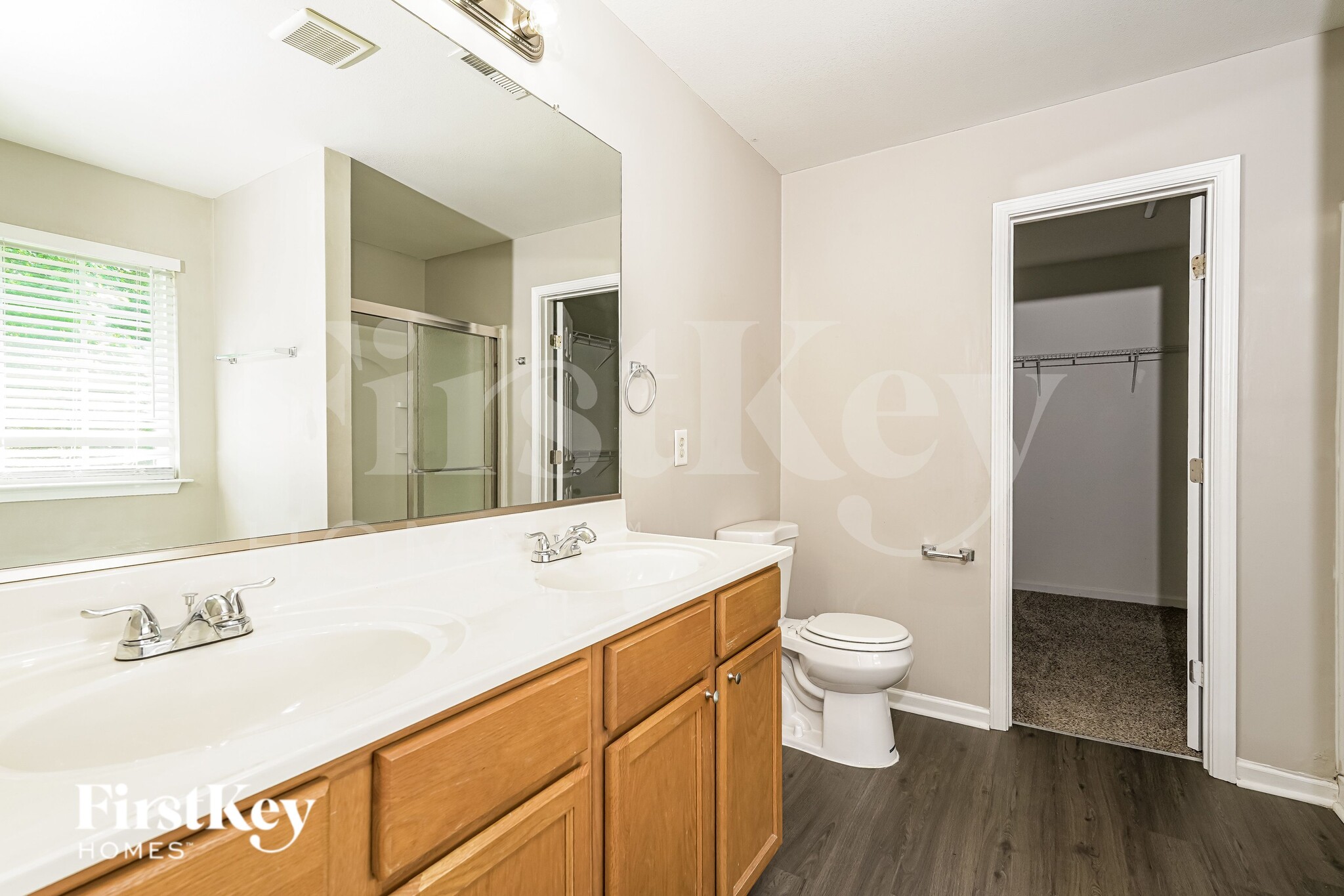Building Photo - 612 Brassfield Dr