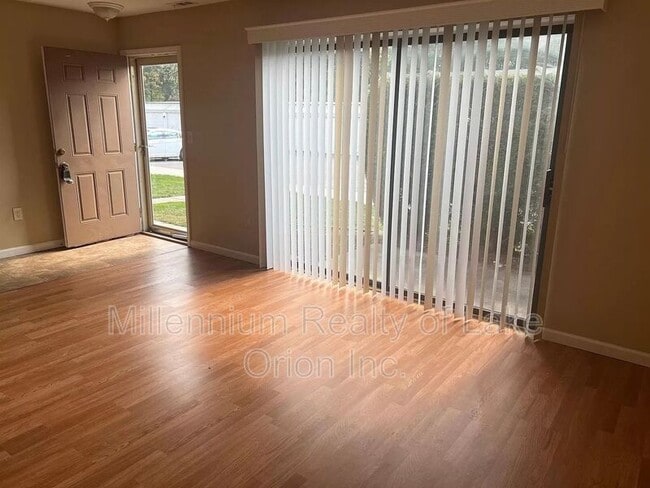 Building Photo - 50432 Bay Run S