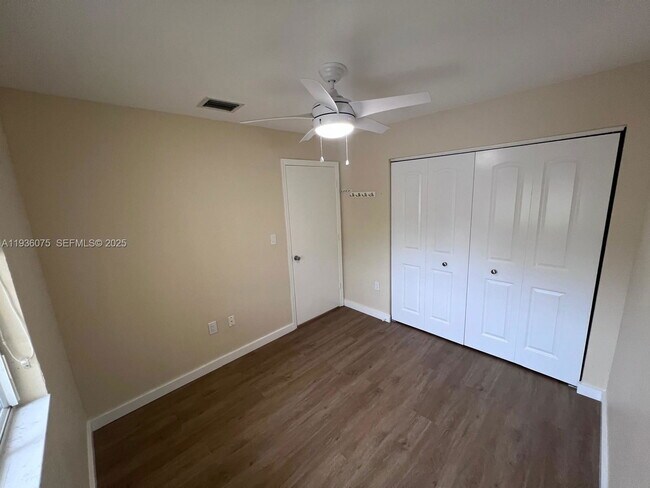 Building Photo - 2098 NE 167th St