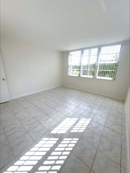 Building Photo - 3001 W Rolling Hills Cir