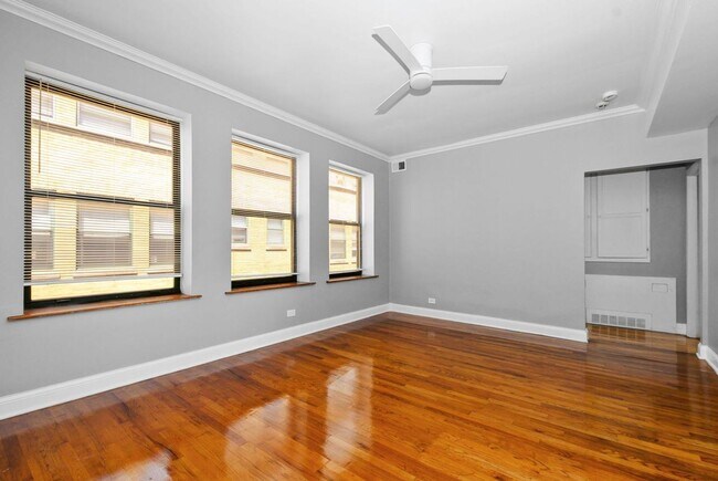 Building Photo - Two Bedroom Unit in South Shore
