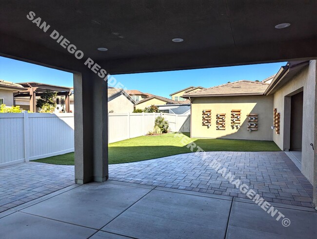 Building Photo - Welcome to your dream home in Harmony Grov...