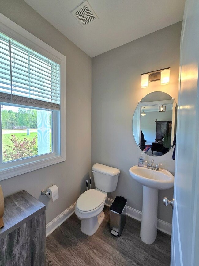 Building Photo - Rare find in Camden, SC - Gorgeous home on...