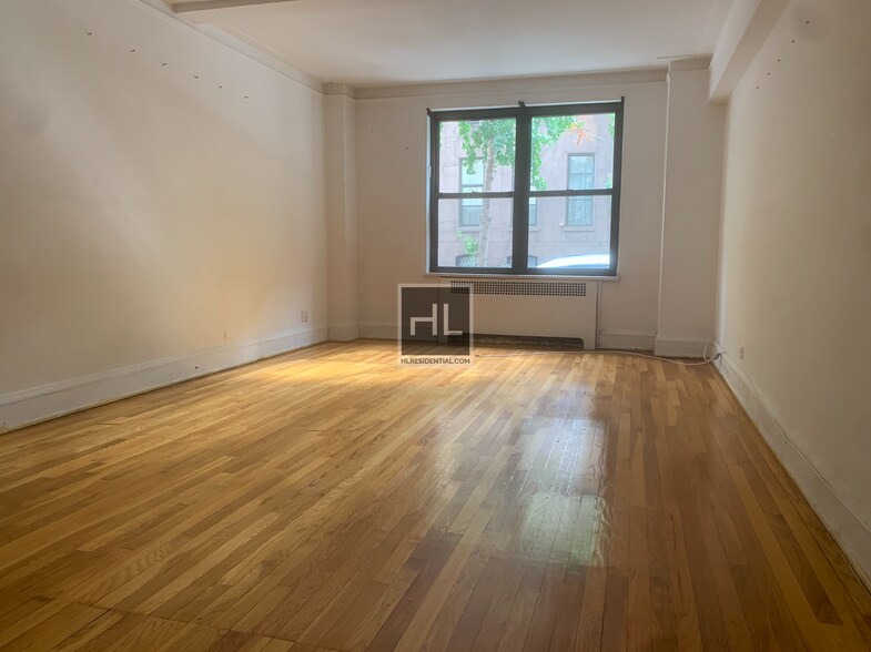 Primary Photo - EAST 38 STREET