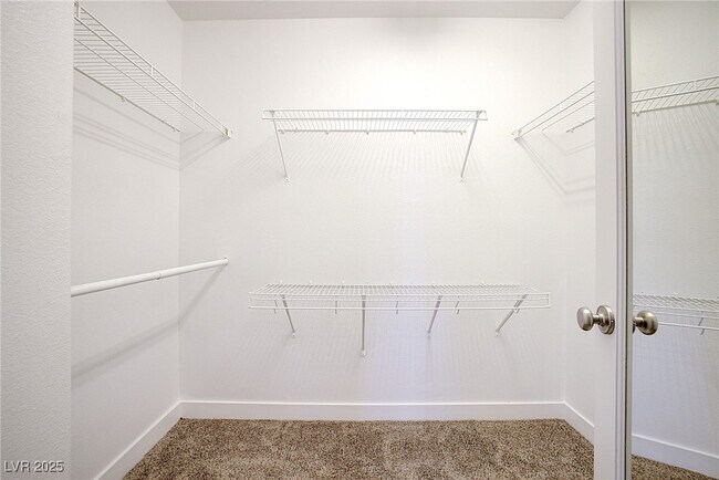 Building Photo - 2120 Waterlily View St