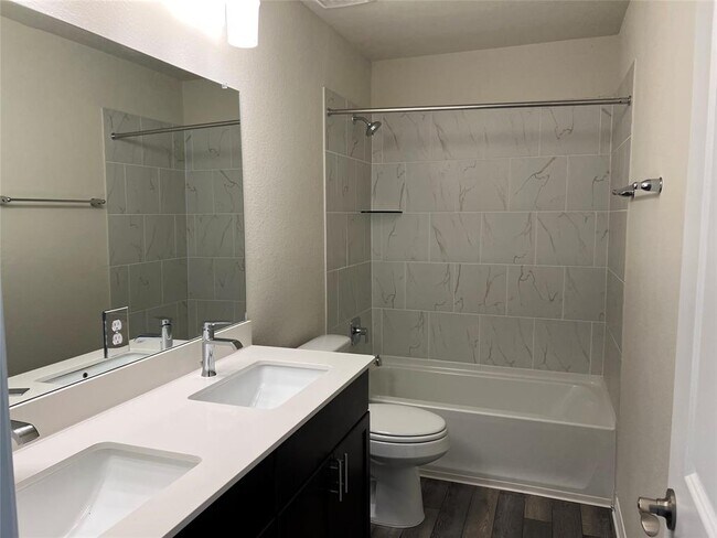 Building Photo - 6817 Ellsworth Walk