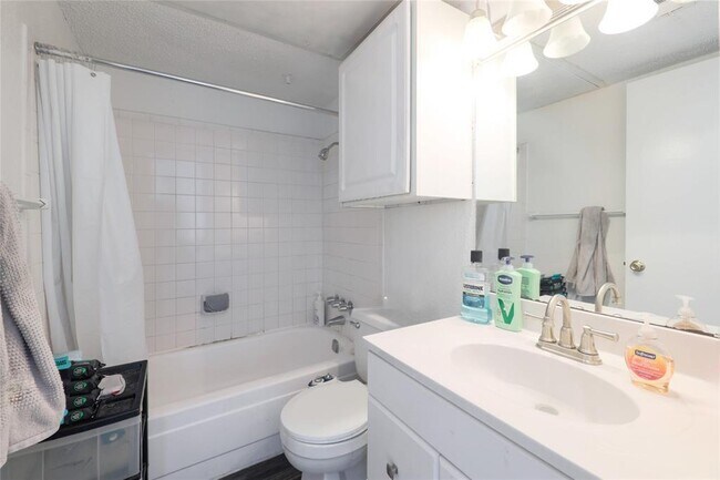 Building Photo - 2803 Hemphill Park