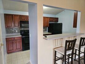 Building Photo - 2275 Pinnacle Ct