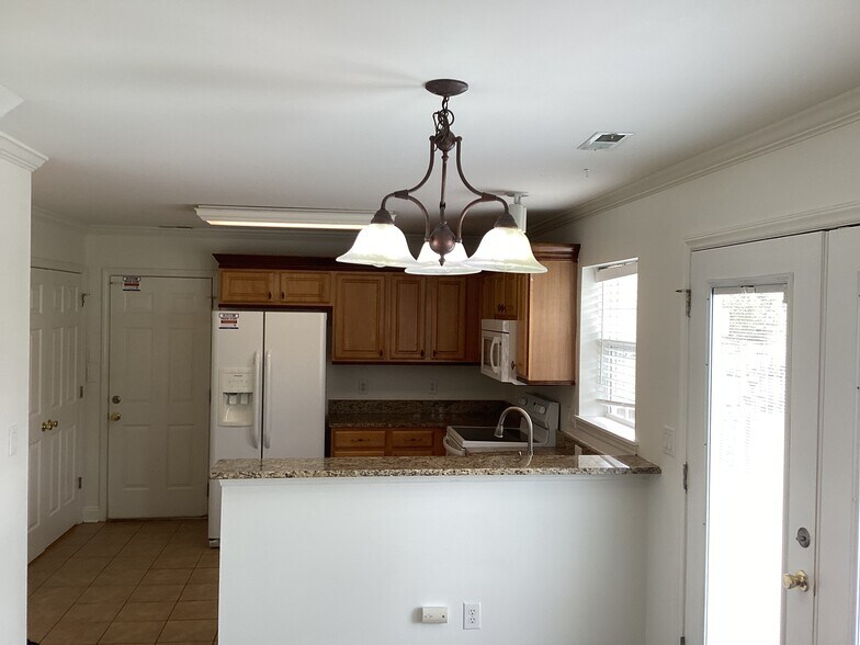 Building Photo - 1004 Christobal Ct