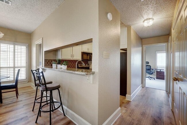 Building Photo - 3001 Cedar St