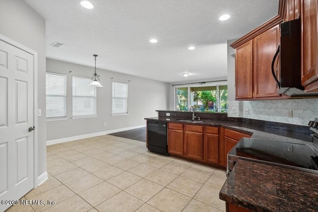 Building Photo - 612 Spruce Creek Rd