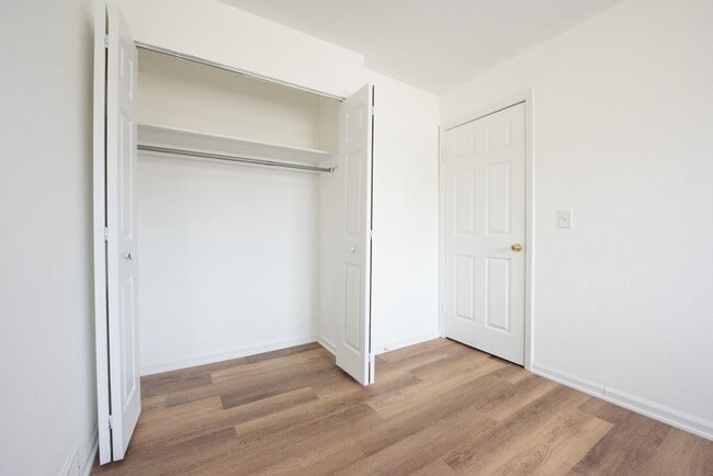 Building Photo - 3012 Larkmoor St