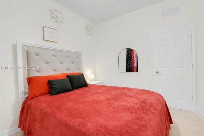 Building Photo - 101 NE 37th Pl