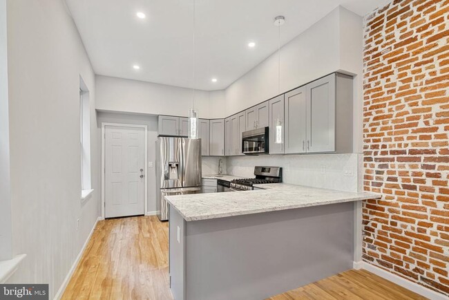 Building Photo - 1718 Edgley St
