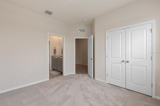 Building Photo - 520 158th St E