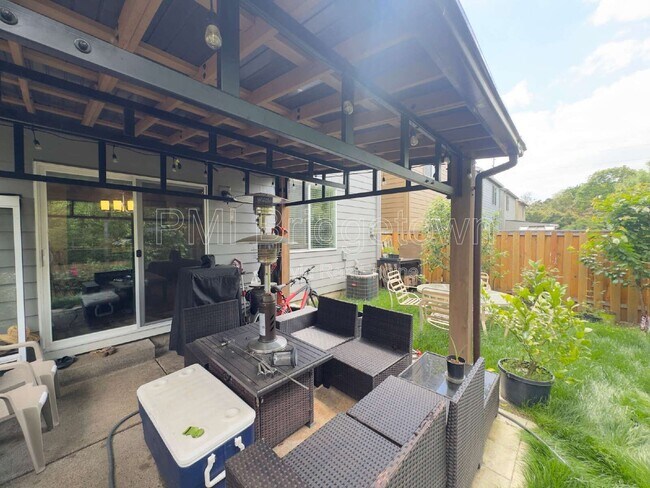 Building Photo - 3715 SW 190th Ter
