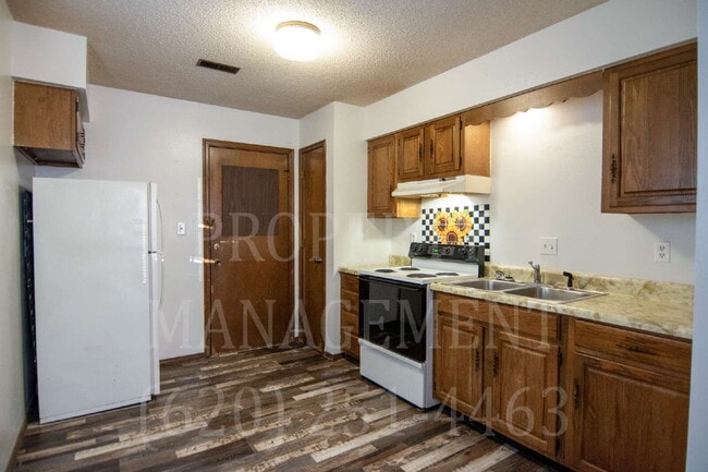 Building Photo - 2 Bedroom 1 Bath