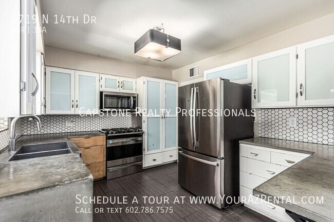 Building Photo - 6719 N 14th Dr