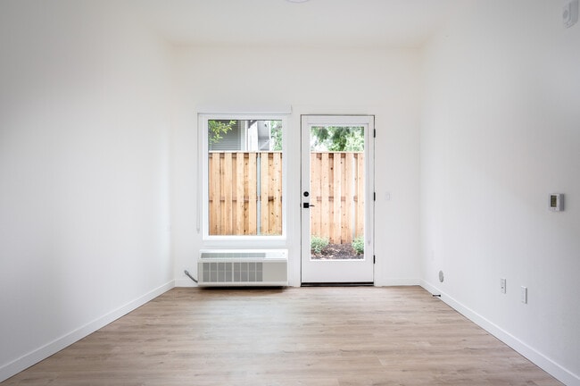 3 Bed 2 Bath Townhome - The Wes