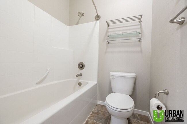 Building Photo - Modern Kendall Yards Townhome – 3 Bed, 2.5 Bath | 1,500 Sq. Ft.