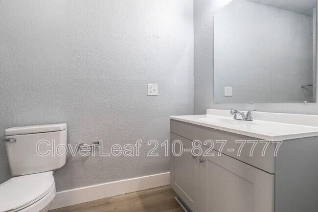 Building Photo - 2114 Jupiter St