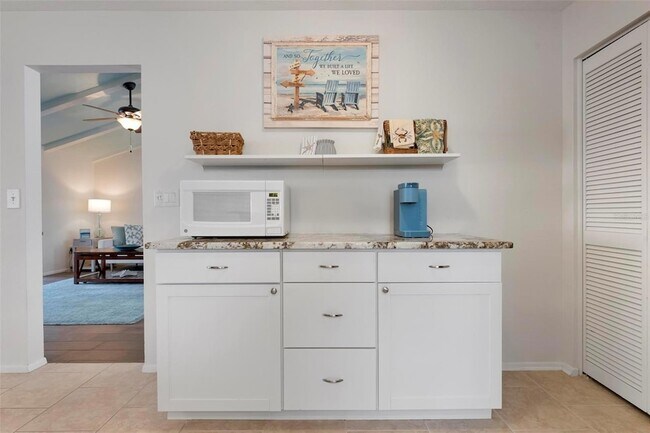 Building Photo - 6552 Waterford Cir