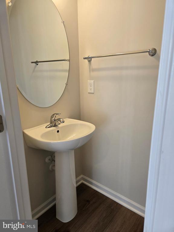 Building Photo - 803 Blue Wing Ct