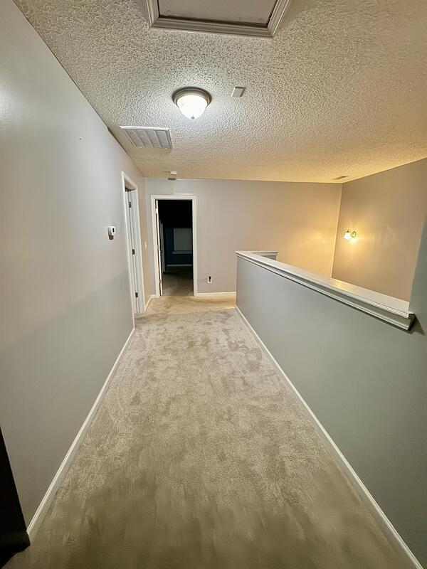 Building Photo - 322 Clover Brook Dr