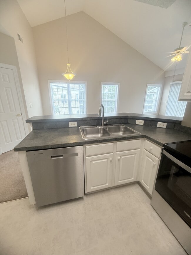Building Photo - 5034 Belleglen Ct