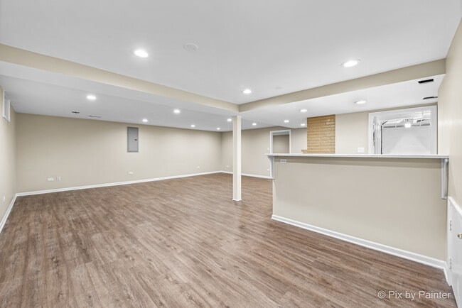 Building Photo - 4525 Saratoga Ave